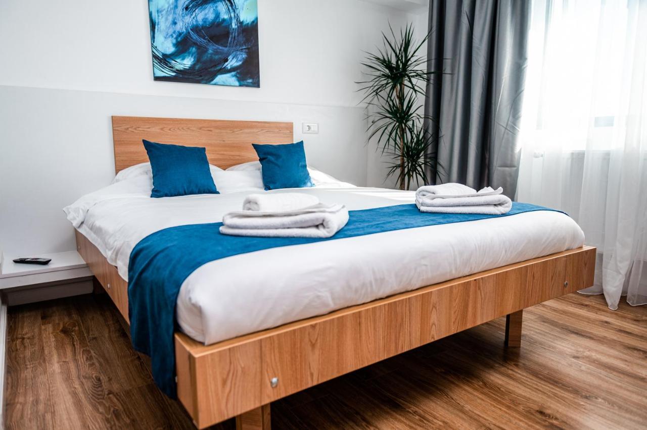 Puzzle Apartaments&Studios Craiova Eksteriør billede